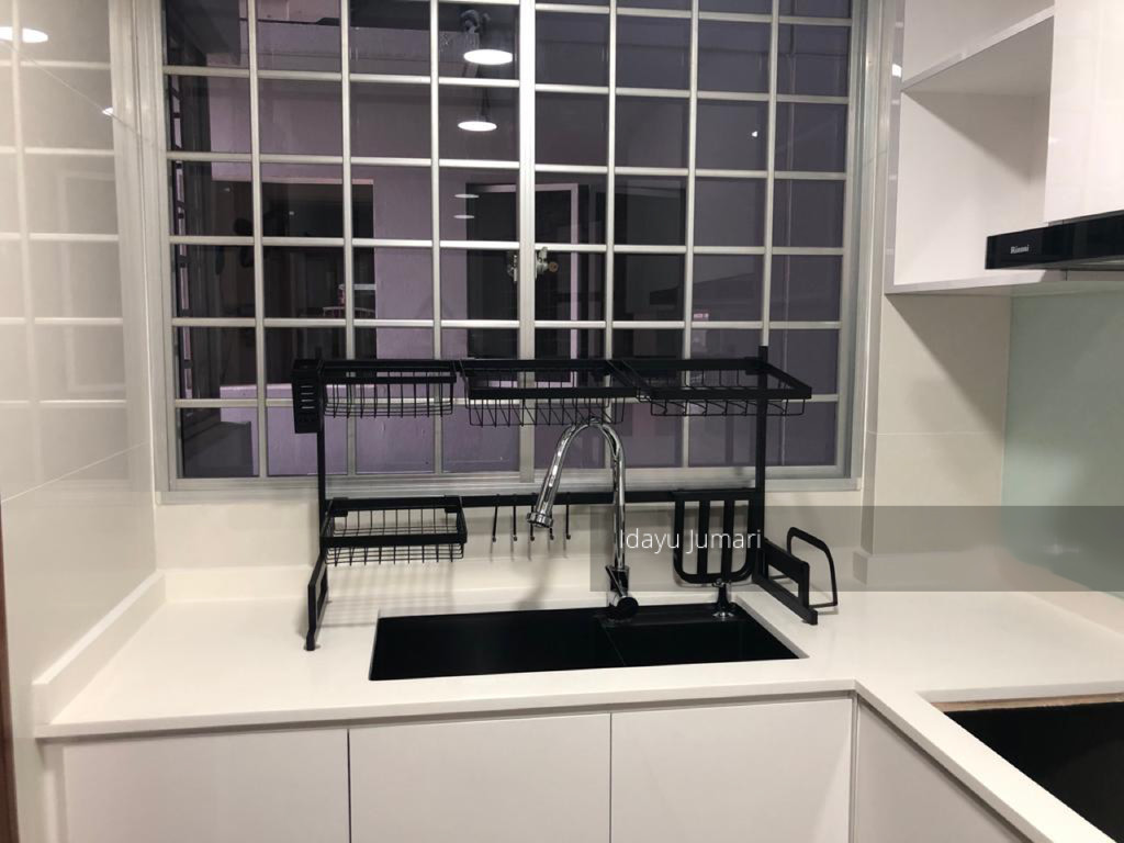 The Bayshore (D16), Condominium #211844081